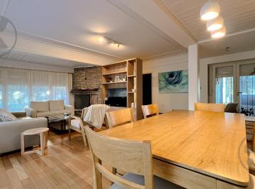 Casa · 236m² · 5 Ambientes · 3 Cocheras · Venta | Permuta | Chalet de Piedra | Sobre 2 Lotes | Los Troncos |