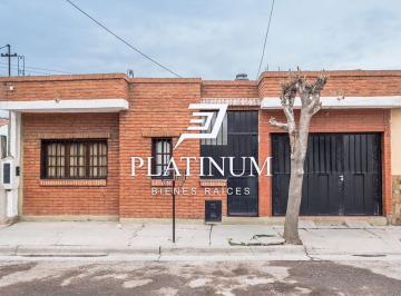 Casa de 4 ambientes, Salta · Venta de Casa en Zona Sur – 3 Dorm, Quincho y Cochera Cubierta