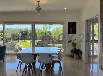 Casa · 243m² · 5 Ambientes · 1 Cochera · Venta Casa de 5 Ambientes Al Lago Barrio Ceibos Puertos del Lago