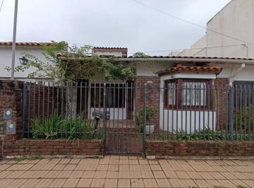 Casa · 100m² · 5 Ambientes · 1 Cochera · Casa en Venta en Barrio San Bernardo, Luján Centro