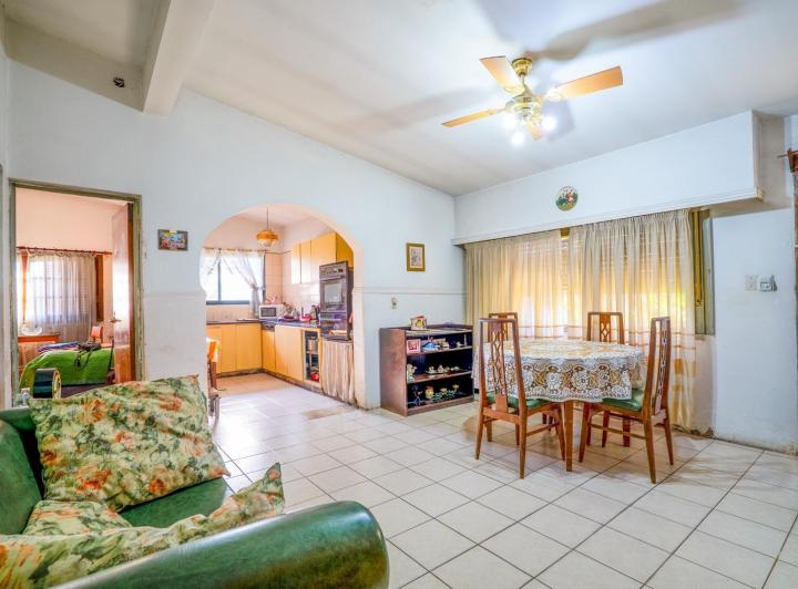 Casa · 180m² · 4 Ambientes · 1 Cochera