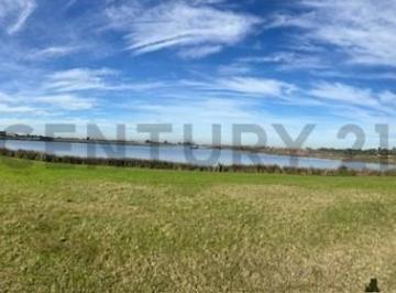 Terreno · 910m² · 4 Cocheras · Lote con Gran Espejo de Agua en El Naudir