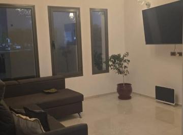 Casa · 197m² · 4 Ambientes · 1 Cochera · Casa en Barrio Privado La Fontana