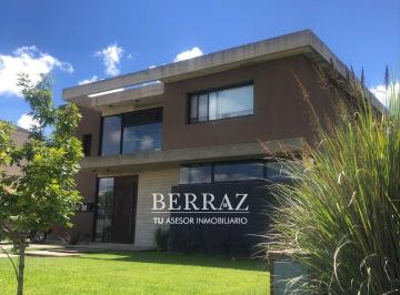 Casa · 232m² · 5 Ambientes · 2 Cocheras · Casa Alquiler Anual 5 Ambientes Haras Santa María Los Robles Escobar