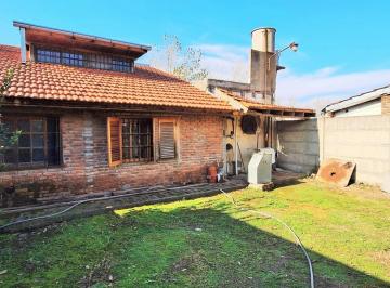 Casa · 80m² · 3 Ambientes · Venta Casa Zona Centrica