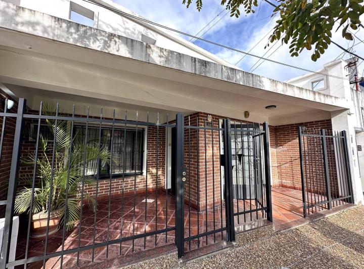 Casa · 94m² · 4 Ambientes · 1 Cochera