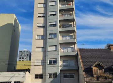 Departamento de 3 ambientes, Lomas de Zamora · Nuevo Valor! Excelente Dpto 3 Ambientes con Cochera Cubierta Sobre Av Alsina