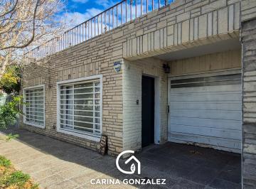 Casa · 4m² · 3 Ambientes · 1 Cochera · Casa en Neuquen