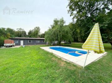Quinta vacacional · 6550m² · 9 Ambientes · 1 Cochera · Quinta de 9 Ambientes Sobre un Lote de 6550 m² en Venta - Francisco Alvarez, Moreno