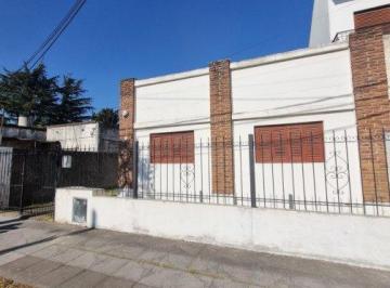 Casa de 3 ambientes, Esteban Echeverría · Casa en Venta en Excelente Ubicacion!