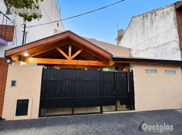 Casa de 4 ambientes, Quilmes · Venta Casa de 4 Ambientes, con Garaje, Piscina y Quincho Apto Credito
