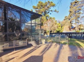 Local comercial · 330m² · 4 Cocheras · Local Quinta Salon de Eventos Gimnasio Terreno con Pileta en Moreno