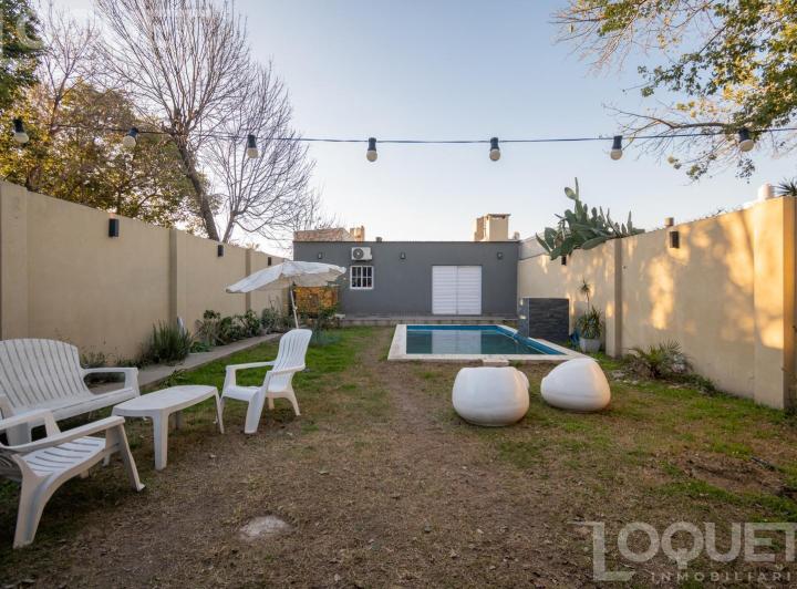 Casa · 200m² · 5 Ambientes · 2 Cocheras