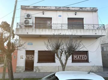 Casa de 5 ambientes, Moreno · Centro de Paso del Rey. Lado Norte. 2 Plantas.