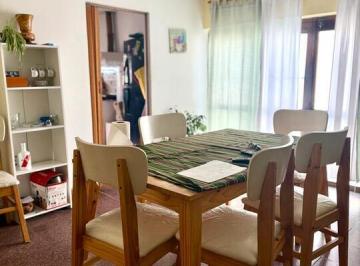 Casa · 230m² · 6 Ambientes · 2 Cocheras · Portunidad Desarrollo Inmobiliario | Casa a Reciclar de 3 Dorm + 3 Banos | Escritura