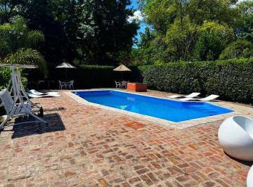 Quinta vacacional · 1400m² · 4 Ambientes · 4 Cocheras · Venta Quinta con Pileta Quincho La Lonja Pilar