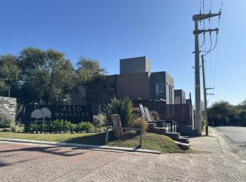 Casa · 75m² · 5 Ambientes · 1 Cochera · Dúplex Temporal Amoblado Premium en Alto Warcalde – 100% Equipado