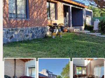 Casa · 144m² · 2 Dormitorios · 2 Cocheras · Casa - Tejas 4
