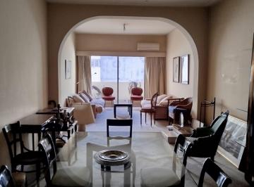 Departamento de 4 ambientes, Recoleta · Uriburu Al m 4 Ambc/dep Cfte Vista Abierta Balcon Sol