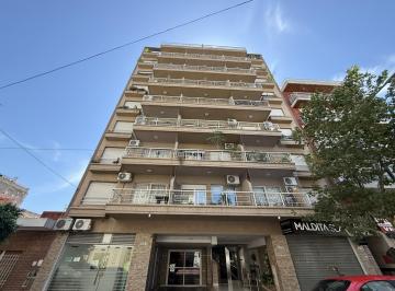 Departamento · 66m² · 2 Ambientes · 1 Cochera · Departamento en Alquiler 2 Amb. C/ Bcon. y Cochera - Mataderos