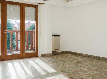 LIVING COMEDOR · Alquiler 24 Meses: Casa en Primer Piso 4 Ambientes. - Zona Gianelli y Av 39.