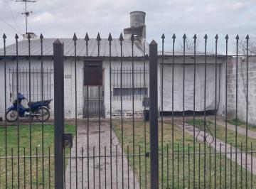 Casa de 3 ambientes, San Miguel · Chalet 3 Amb a 1 Cuadra de Irigoin