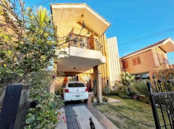 Casa de 8 ambientes, Villa Carlos Paz · En Venta –casa 3 Dorm., Cochera, Quincho, Bº Santa Rita, Villa Carlos Paz