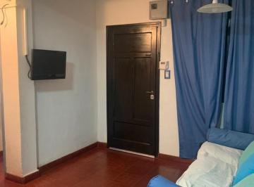 Departamento · 70m² · 3 Ambientes · Dfa296 - Departamento en Alquiler Z/ Ch. 32 - 33