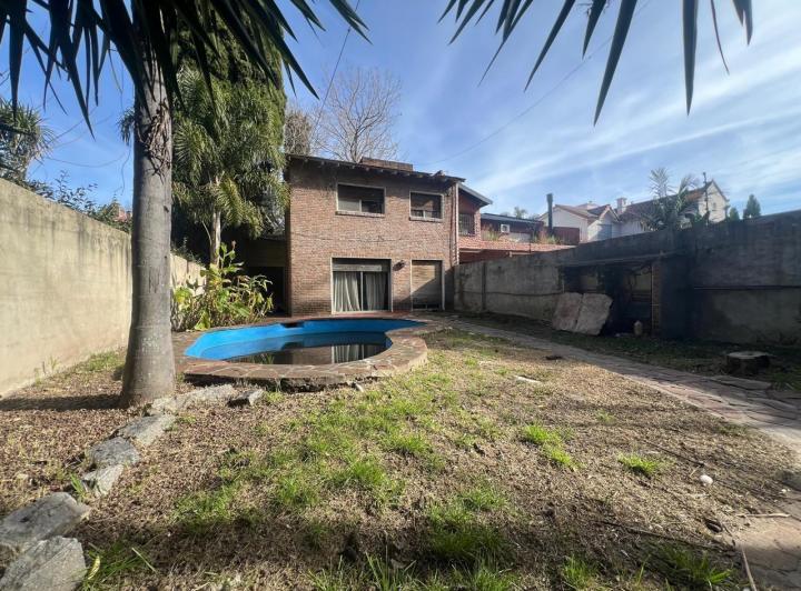 Casa · 128m² · 5 Ambientes · 2 Cocheras