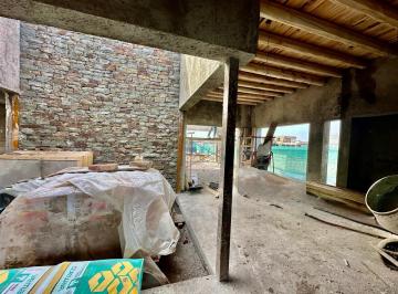 Casa · 650m² · 4 Ambientes · Casa en Chacras de Coria