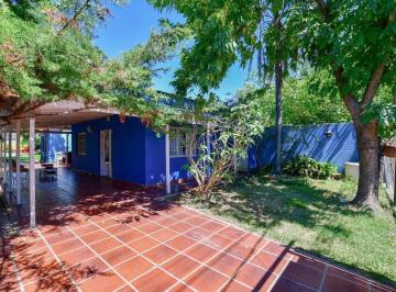 Casa · 110m² · 2 Ambientes · Casa Venta Castells La Plata Pileta Jardín Banco