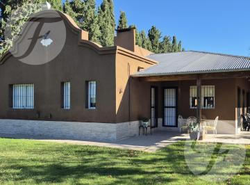 Casa · 162m² · 5 Ambientes · 1 Cochera · Venta de Casa Quinta en San Pedro