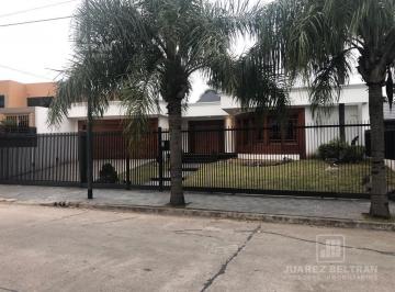 Casa · 650m² · 4 Dormitorios · 4 Cocheras · Casa - Cerro de Las Rosas - Alquiler - Venta