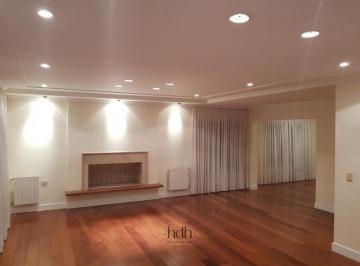 Casa · 500m² · 12 Ambientes · Casa de Categoría en Jockey Club