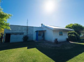 Casa · 140m² · 3 Ambientes · 1 Cochera · Propiedad con Dos Viviendas y Terreno de 3.000 m²