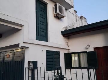 Casa de 4 ambientes, La Plata · Casa en Muy Buena Zona de Los Hornos