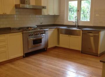 Casa · 249m² · 7 Ambientes · 1 Cochera · Excelente Oportunidad Propiedad Reciclada con Estilo y Confort.