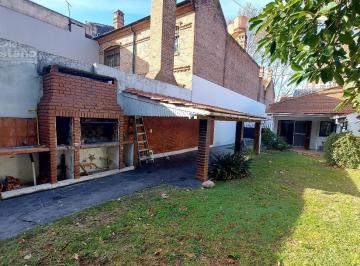 Casa · 467m² · 4 Ambientes · 1 Cochera · Casa con Gran Lote y Renta Activa – Ex Ubicación a 1/c de Av Maipú.