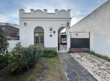 Casa · 186m² · 7 Ambientes · 3 Cocheras · Casa en Venta en Ituzaingo