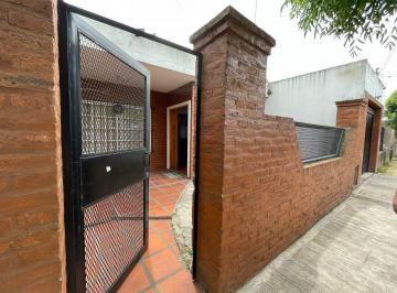 Casa · 110m² · 4 Ambientes · 4 Cocheras · Casa en Jose Clemente Paz