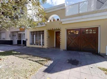 Casa de 4 ambientes, Lomas de Zamora · Casa en Venta de Cuatro Ambientes en Banfield