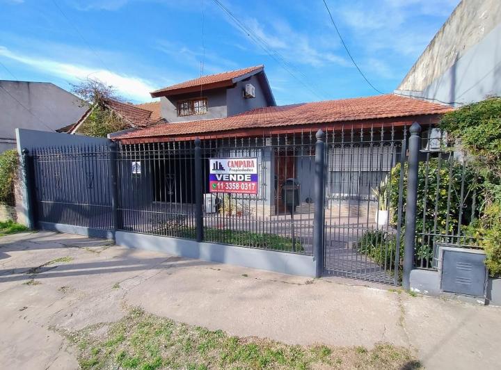 Casa · 104m² · 5 Ambientes · 1 Cochera