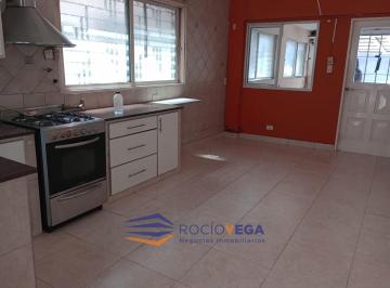 PH · 94m² · 3 Ambientes · 1 Cochera · Venta Y/o Alquiler de Casa en Haedo