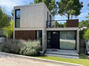 Casa de 3 ambientes, Pinamar · Pinamar Norte - Complejo Berlin Woods - Casa C/jardin Propio y Jacuzzi