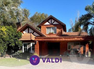 Casa · 141m² · 6 Ambientes · 2 Cocheras · Casa en Venta - Barrio Campos de Echeverria, Canning