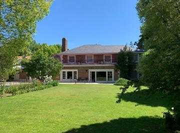 Casa de 5 ambientes, San Isidro · Espectacular Casa Estilo Clásico en Alquiler