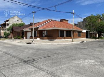Casa · 205m² · 4 Ambientes · 2 Cocheras · Casa Venta en San Justo 4 Ambientes Apta Credito