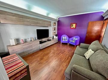 Casa · 5 Ambientes · Gran Chalet de 3 Dorm.! con Departamento en Planta Alta Apta Credito! Financiacion