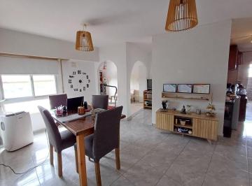 Departamento · 67m² · 3 Ambientes · 1 Cochera · Departamento en Venta de 2 Dorm. con Cochera
