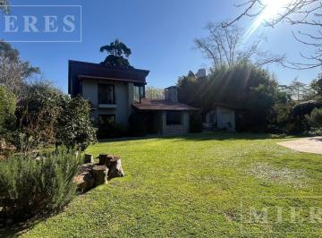 Casa · 233m² · 5 Ambientes · 2 Cocheras · Casa en Venta Calle Los Cedros Ingeniero Maschwitz